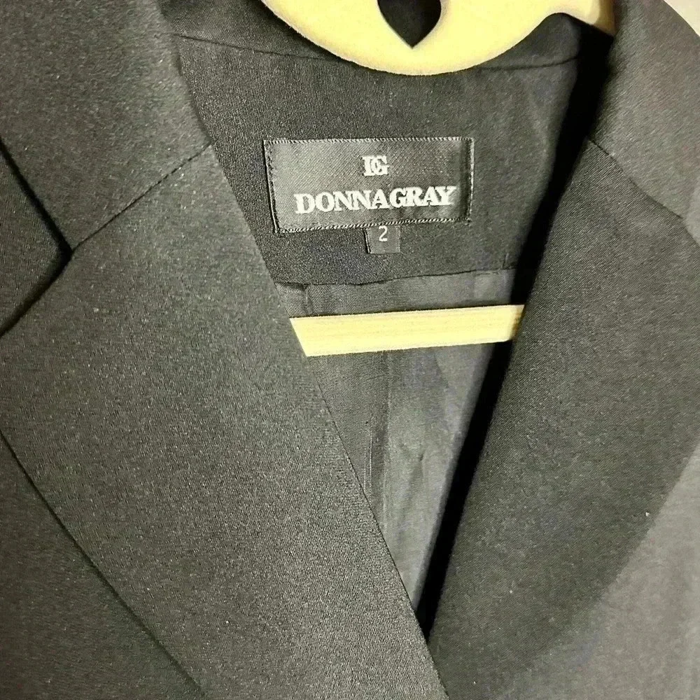 Donna Gray 3-Button Black Blazer Size 2 - Picture 5 of 10